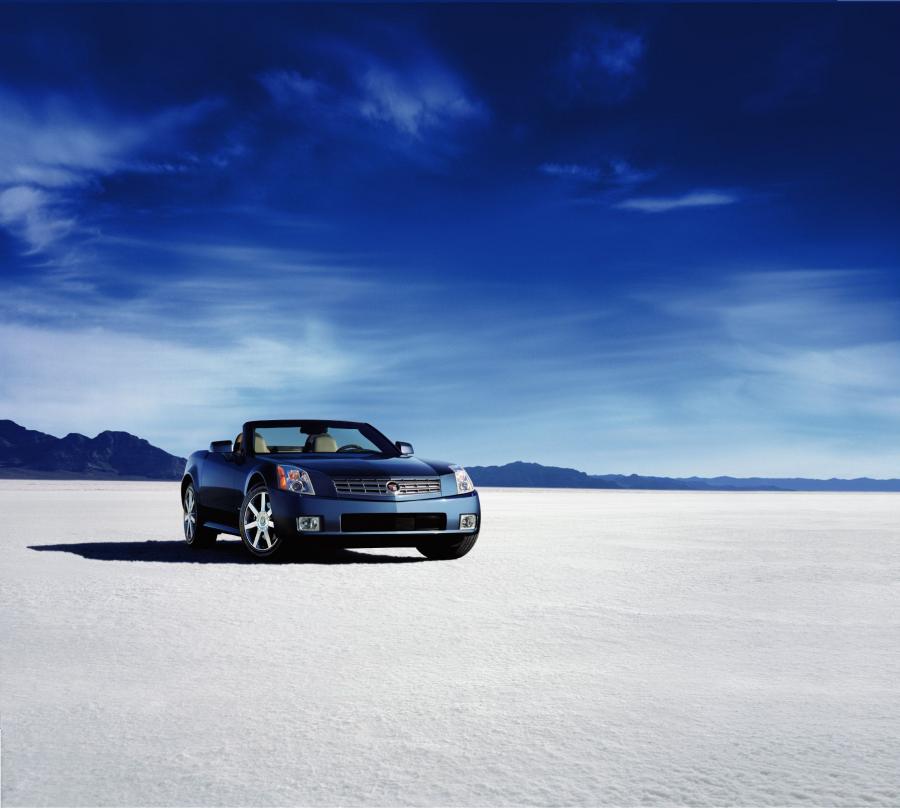  Cadillac XLR Roadster 2004 года  (фото 16 из 128)